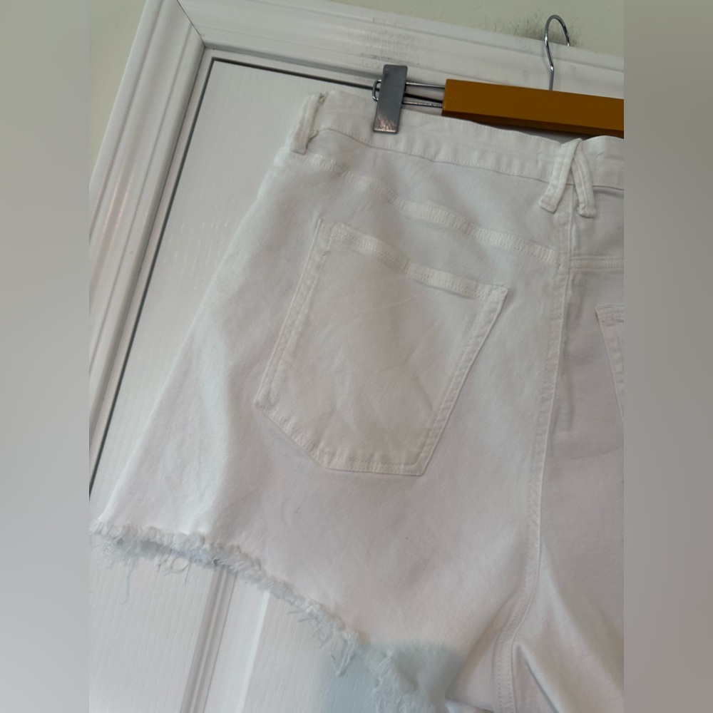 Good American Bombshell Short White - Picture 8 of 13